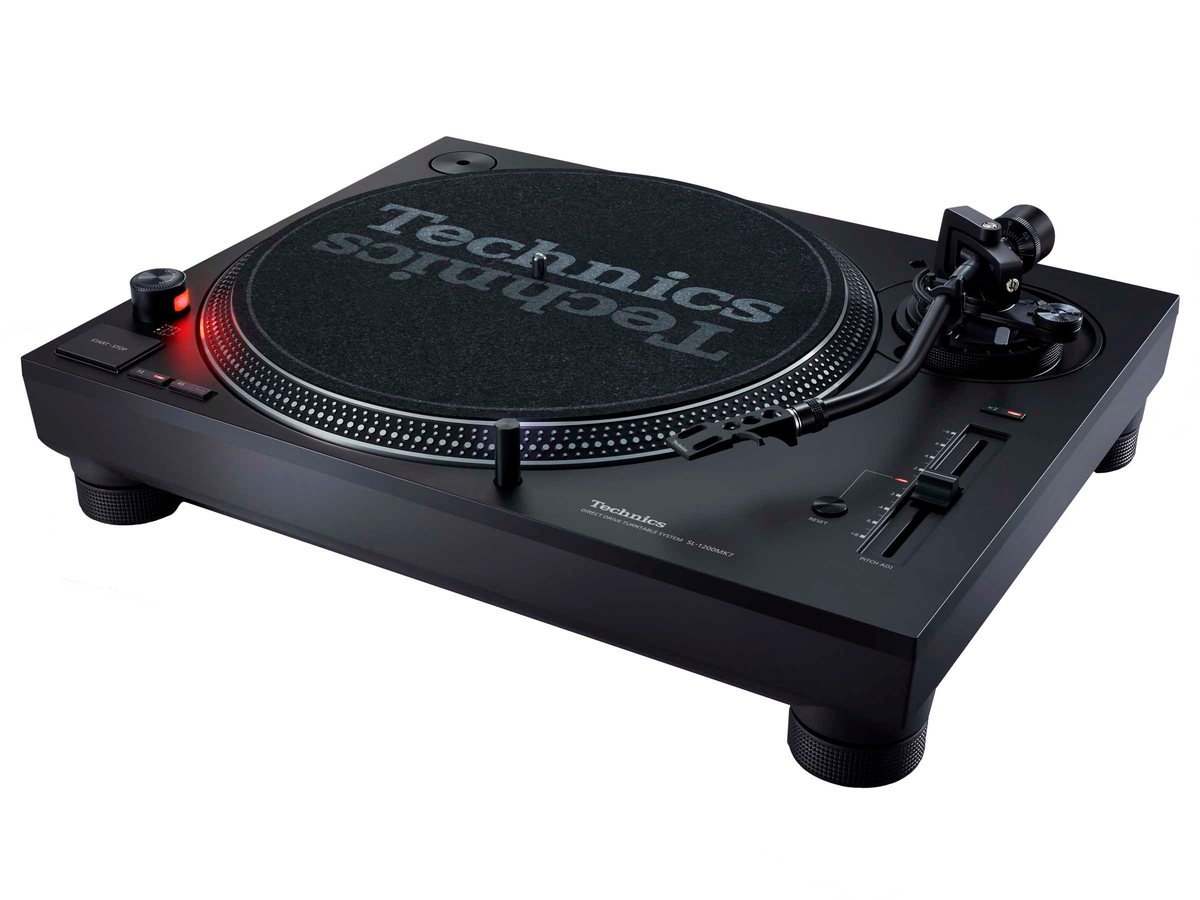 Technics SL-1200MK7 — Проигрыватель винила с прямым приводом